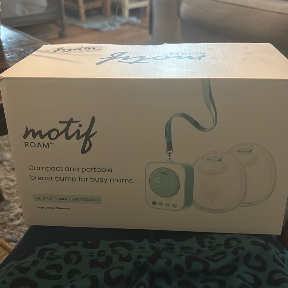 Motif Roam Breast Pump - White